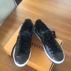Louis Vuitton Monogram Sneakers 38